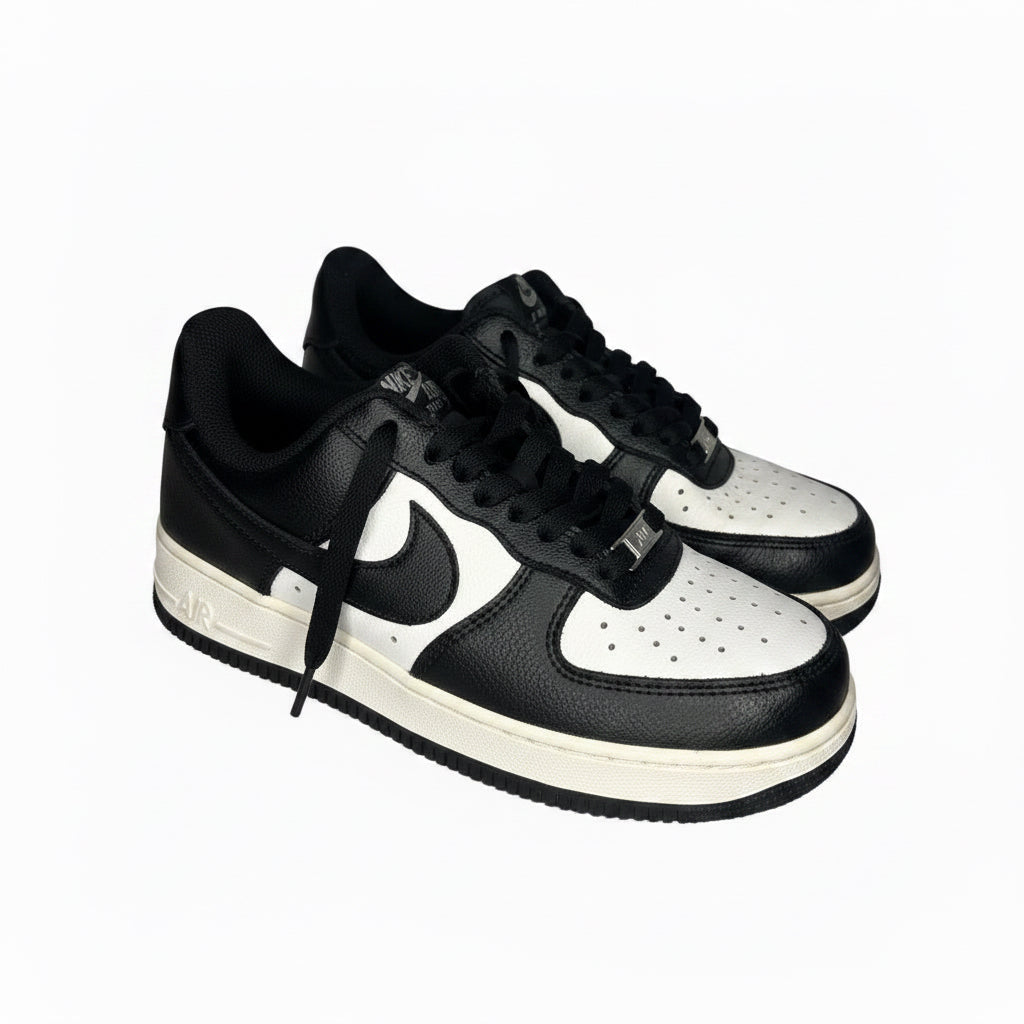 Black & White Contrast Retro Low‑Top Trainers – Classic Streetwear Style | Size UK 3