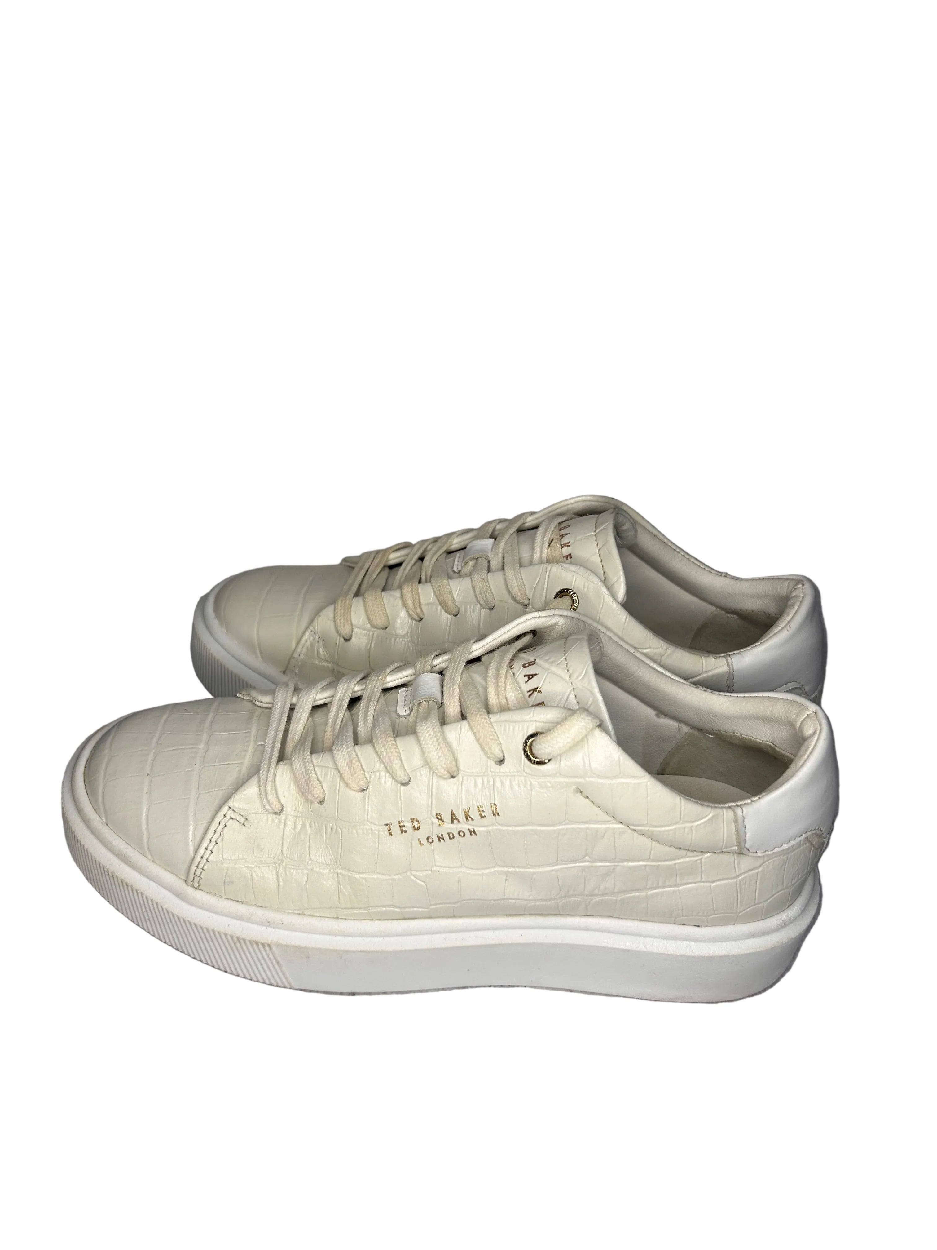Cream Croc‑Effect Low‑Top Trainers – Smart Casual Minimal Style | Size UK5